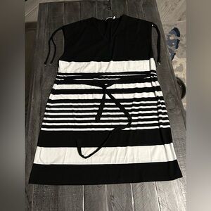 La Vie en Rose Aqua black and white dress